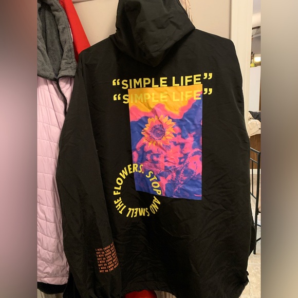 Brooklyn Trademark Windbreaker XL One burn hole in the front but good condition. - Picture 2 of 3